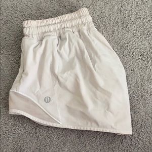 Lululemon Hotty Hot Short II